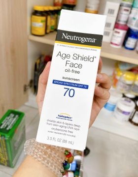 Kem chống nắng Neutrogena Age Shield Face Oil- Free với SPF 70